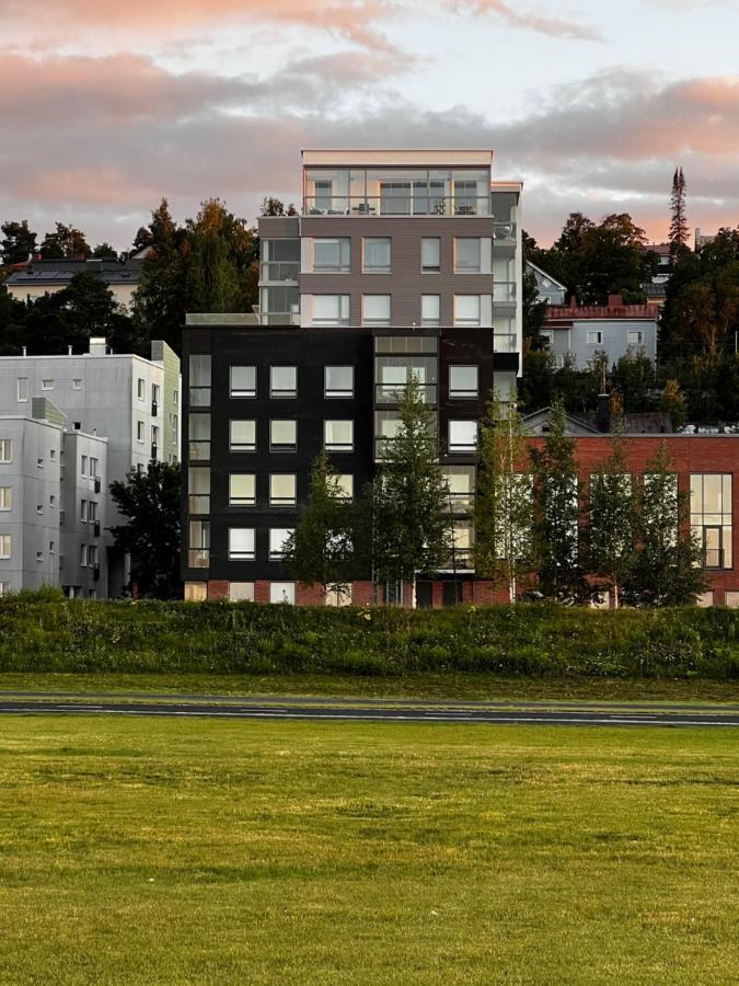 Uusi Upea Asunto Jaervinaekoealalla Ja Autohallilla Tampere Exterior foto